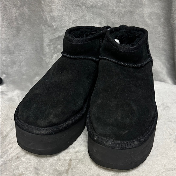 UGG Classic Ultra Mini Platform Boots Size 6 - Picture 3 of 8